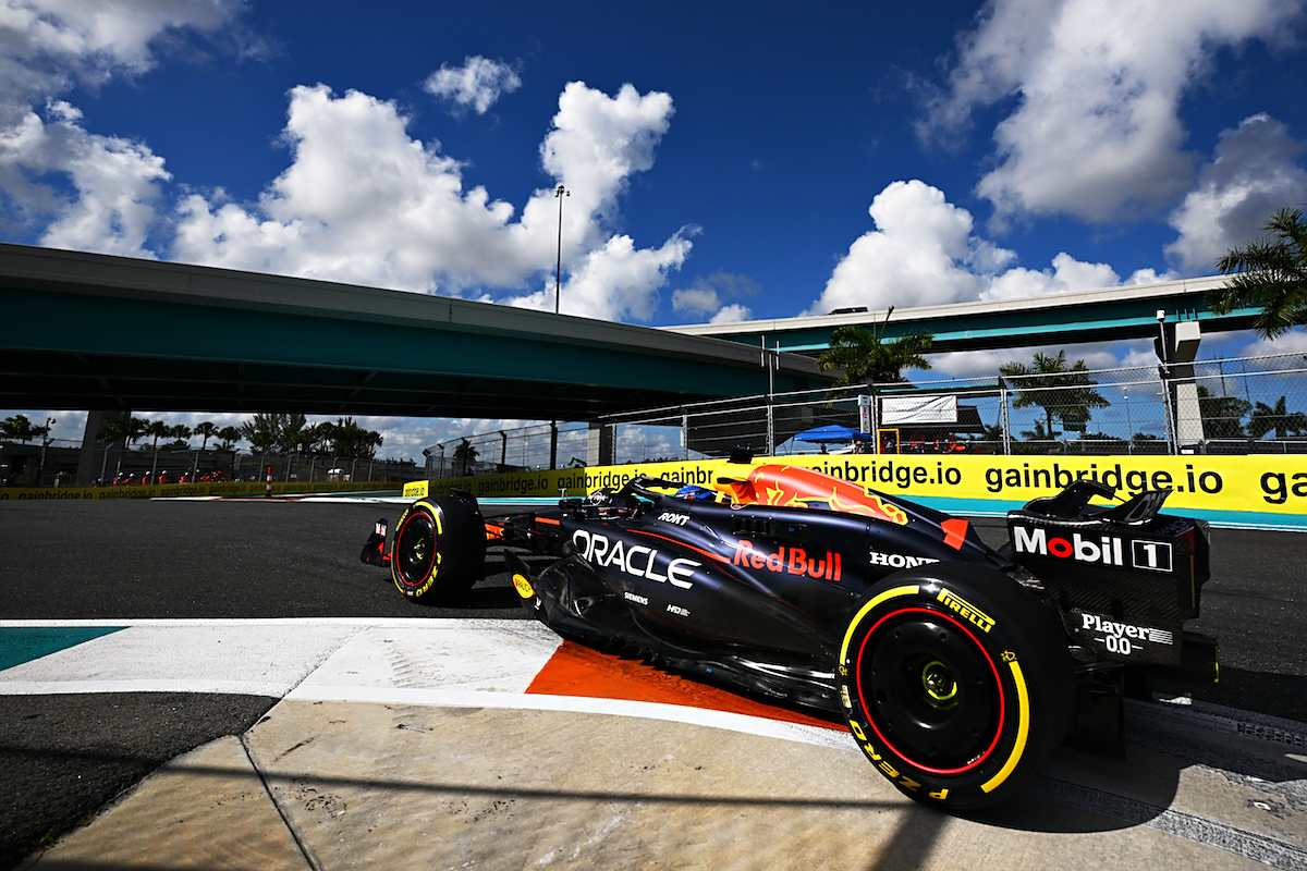 PG电子娱乐-关于阿斯顿马丁翻盘梅赛德斯，维斯塔潘点燃赛场的信息