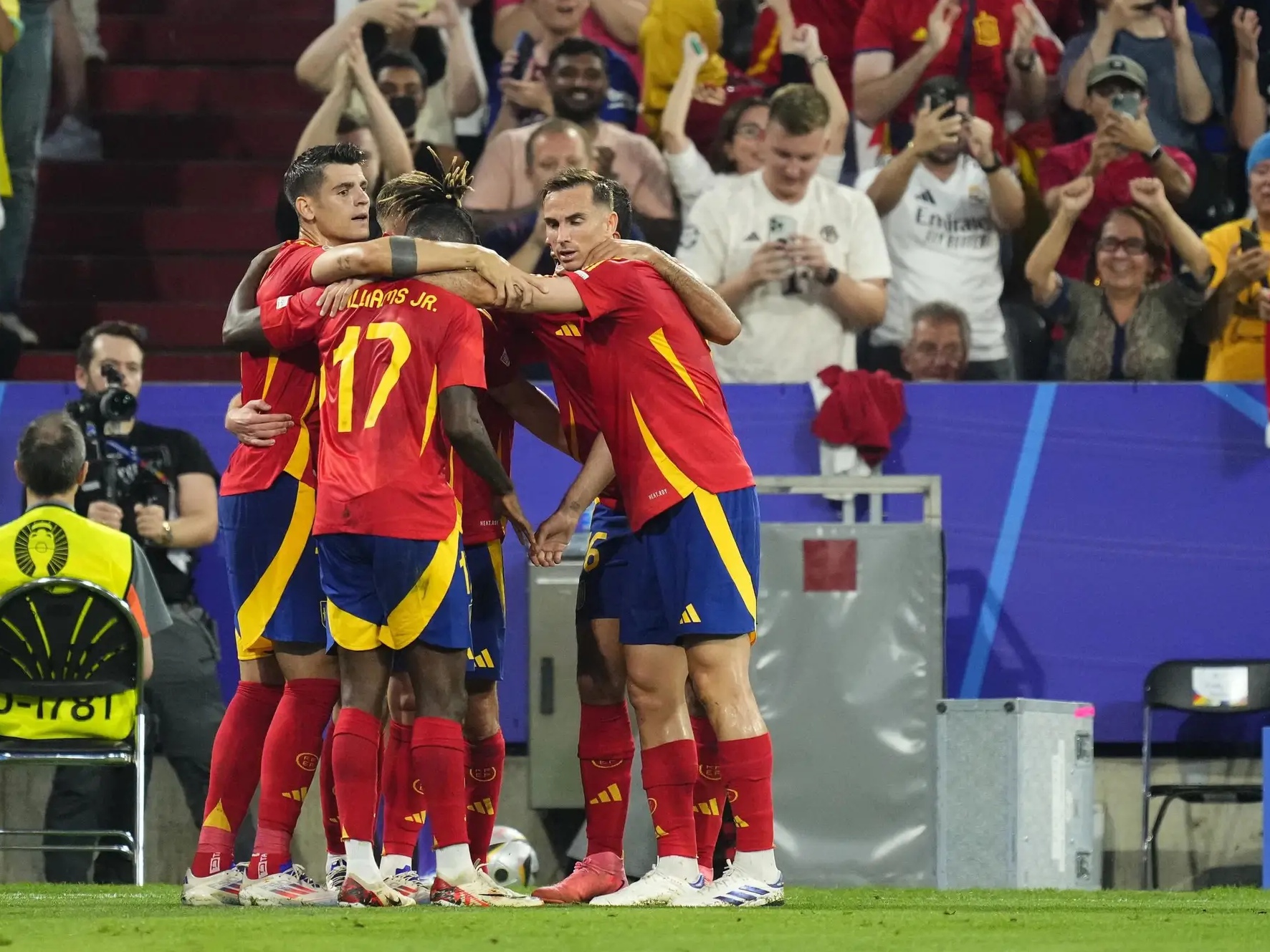 PG中国登录入口-法国队完胜英格兰队，波尔统治全场