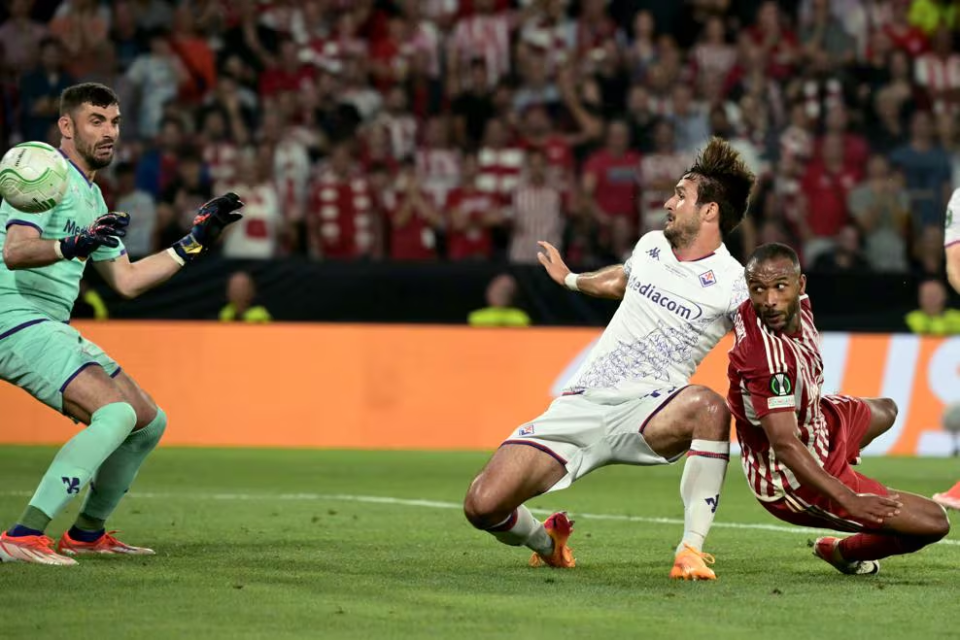 包含马德里竞技爆冷输球，遭遇赛季首败的词条