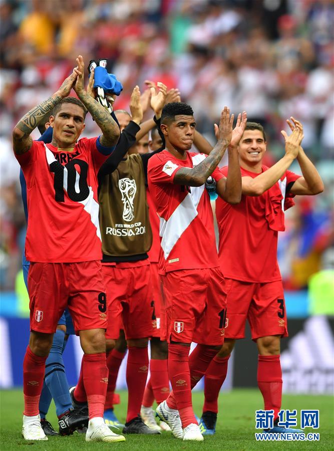 秘鲁队在国际比赛中赢得胜利气吞山河