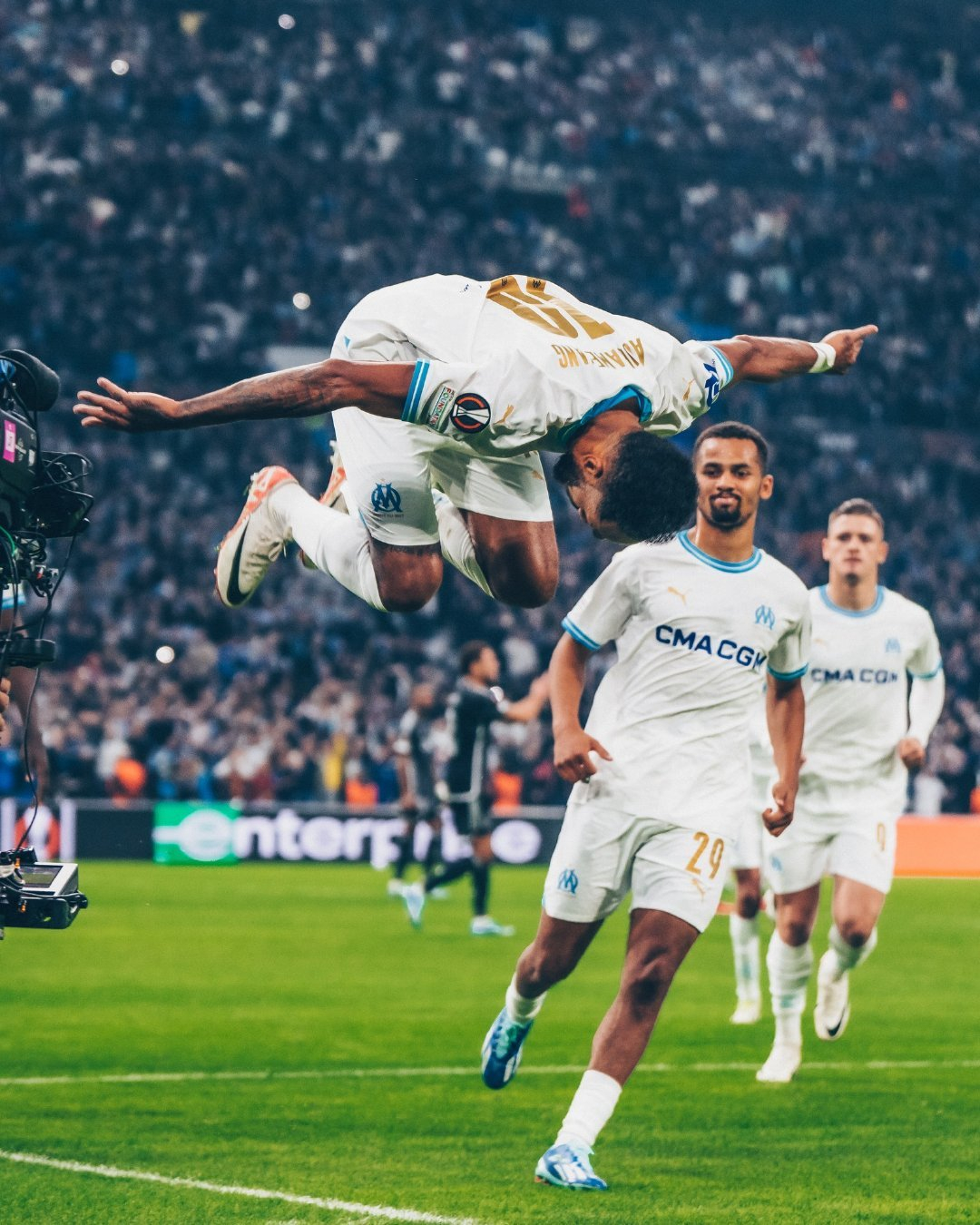 阿联酋超级球队保持不败力压对手