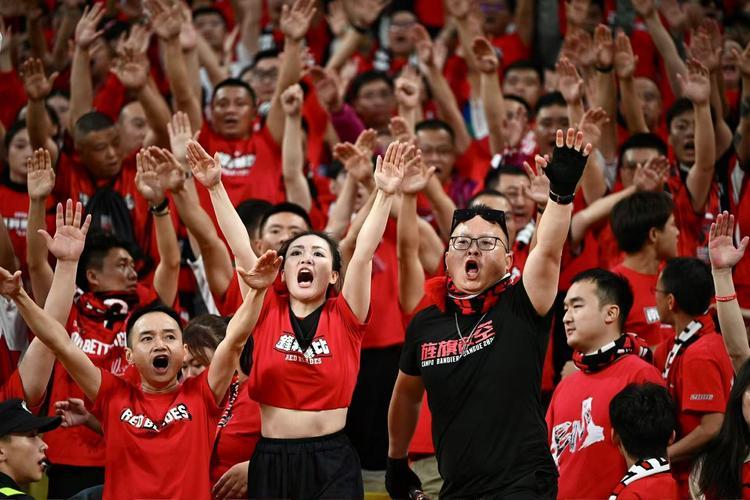 关于季后赛形势逐渐明朗，各队积极备战的信息