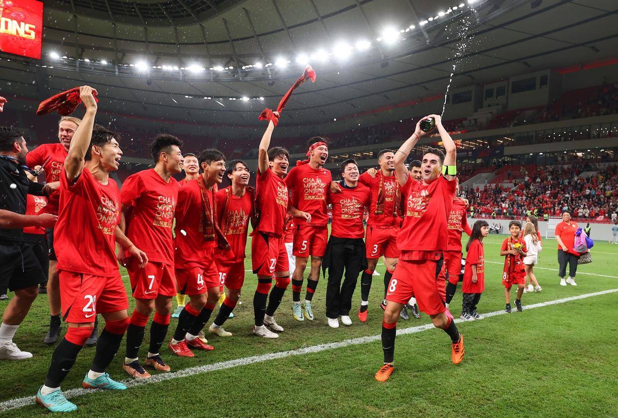 包含中超联赛球队差异悬殊,比分对垒精彩纷呈的词条 包含中超联赛球队差异悬殊,比分对垒精彩纷呈的词条