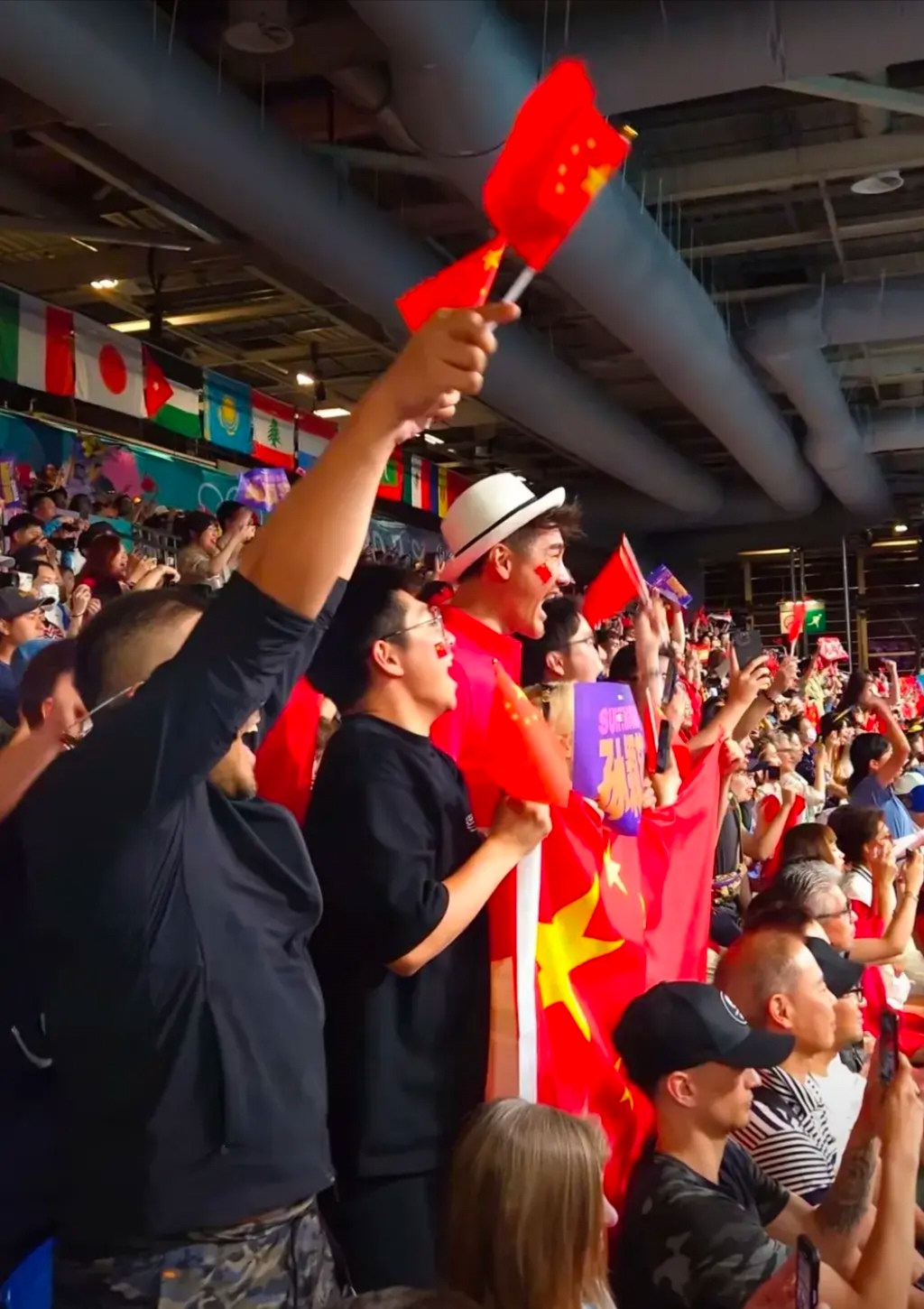 PG中国官网-体育巨头公开互动，球迷热议不断的简单介绍