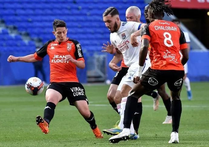 关于里尔客场领跑，追赶积分榜头名位置的信息