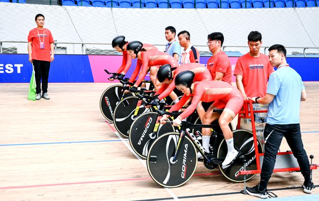 河南队在比赛中一举获得胜利