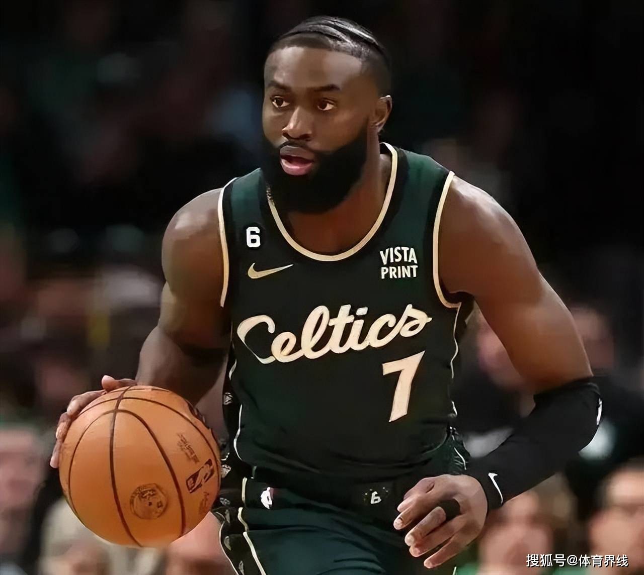 马刺逆转波兰男篮，杰伦·布朗惊艳世界的简单介绍