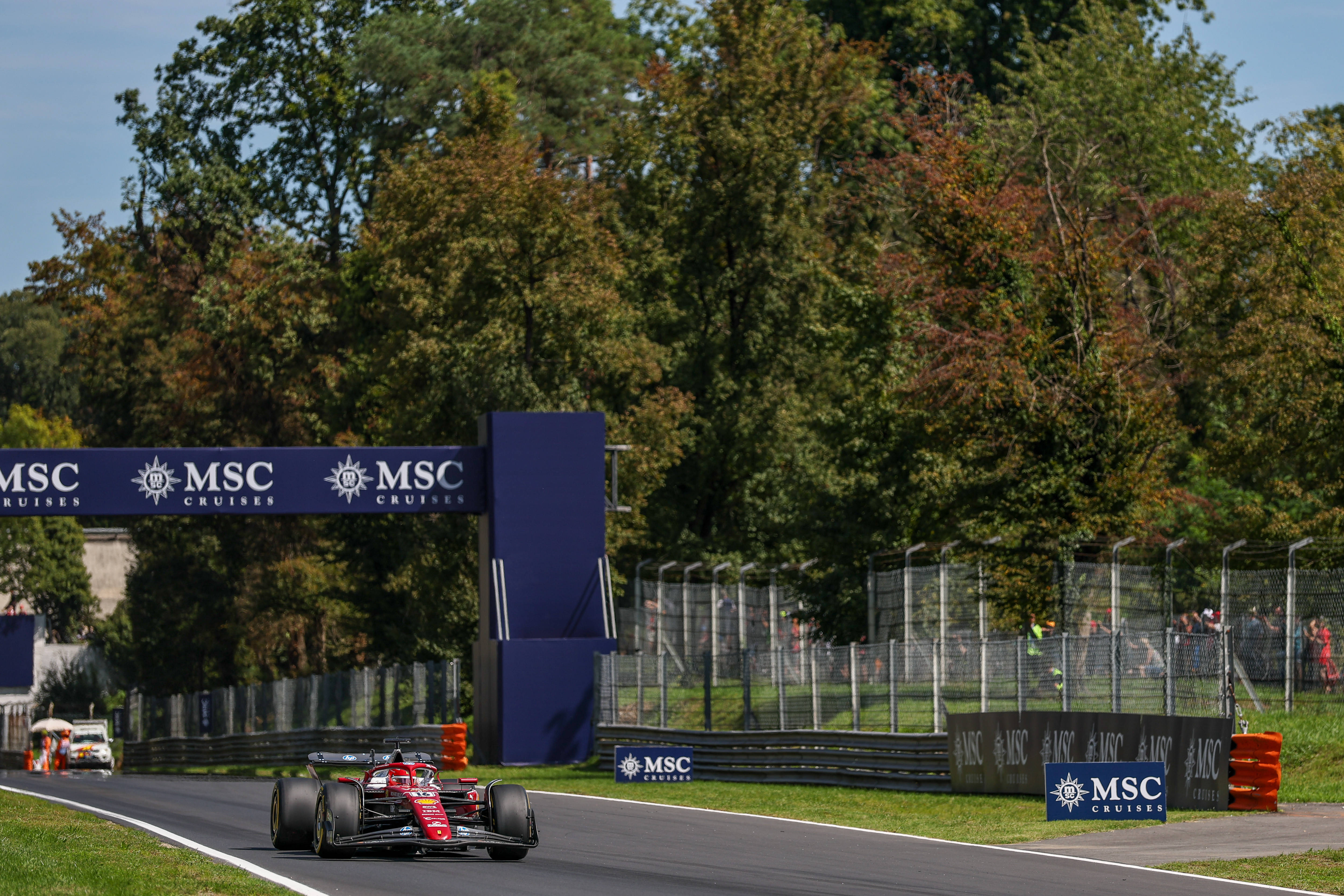 关于红牛车队碾压迈凯伦，拉塞尔惊艳四座的信息