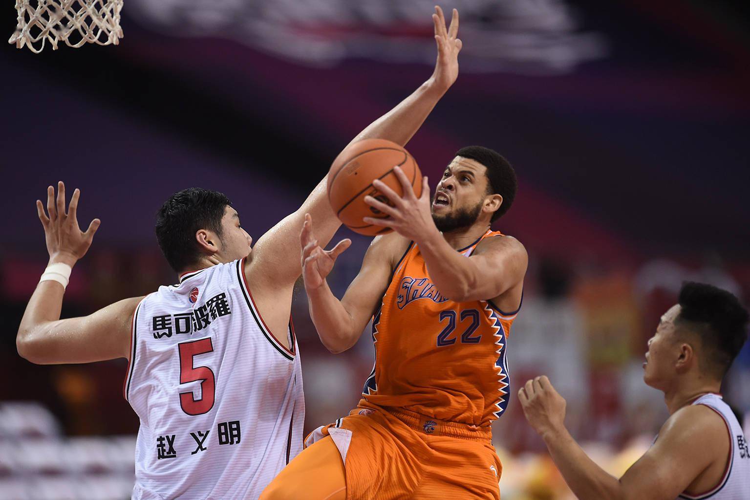 关于深圳队轻取吉林队，麦科勒姆惊艳四座的信息