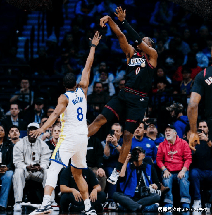 76人鏖战马刺,塔图姆统治全场 76人鏖战马刺,塔图姆统治全场