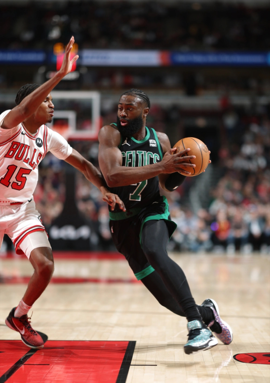 关于公牛险胜上海队，塔图姆统治全场的信息