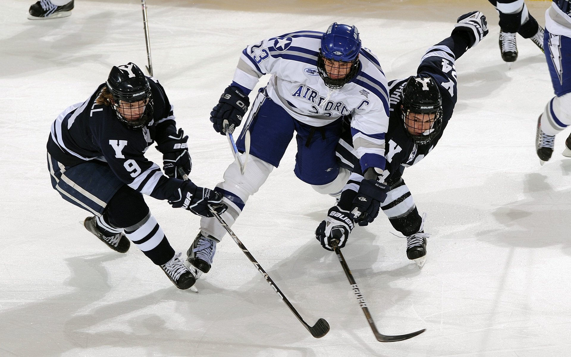 引擎轰鸣与绿茵绝杀，当F1街道赛之夜遇见卡拉斯科的乾坤一球